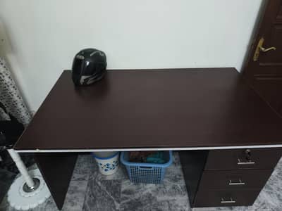 computer  table