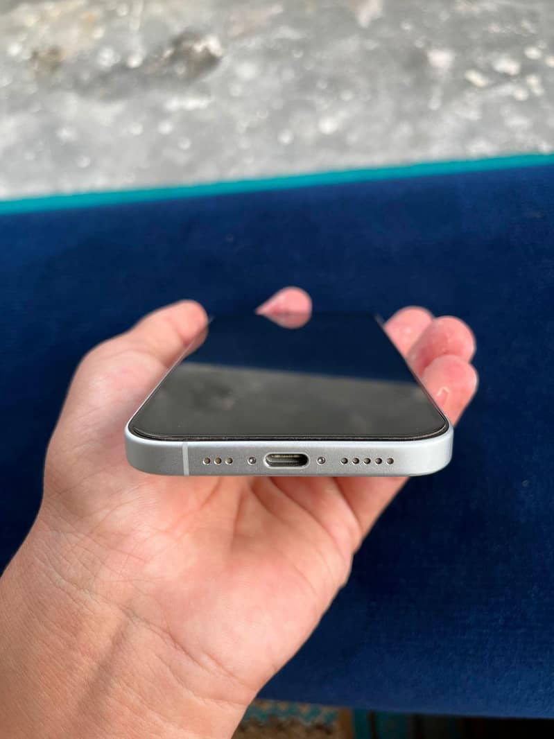 Apple iPhone 16 1