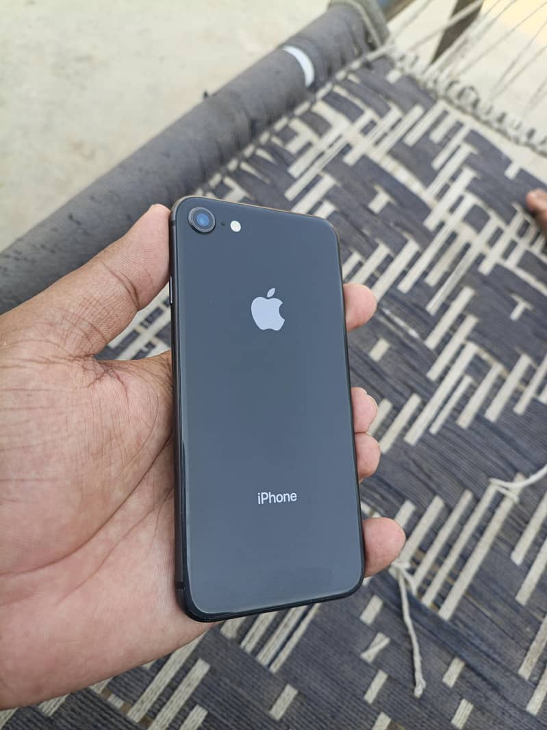 Apple iPhone 8 0