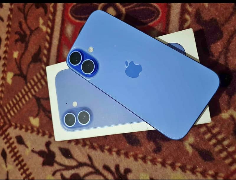 Apple iPhone 16 2