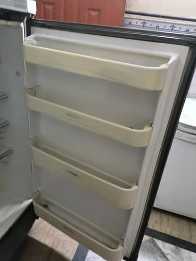dawlance refrigerator full size for sale