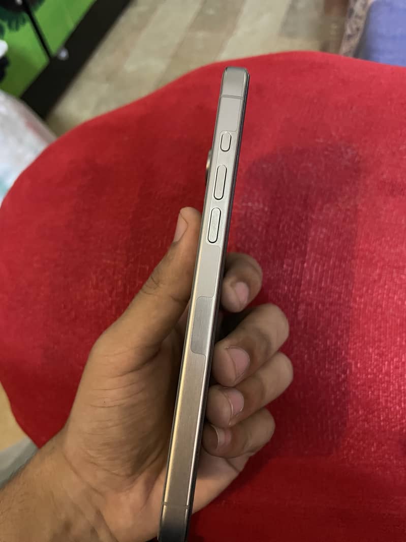 Apple iPhone 15 Pro Max 1