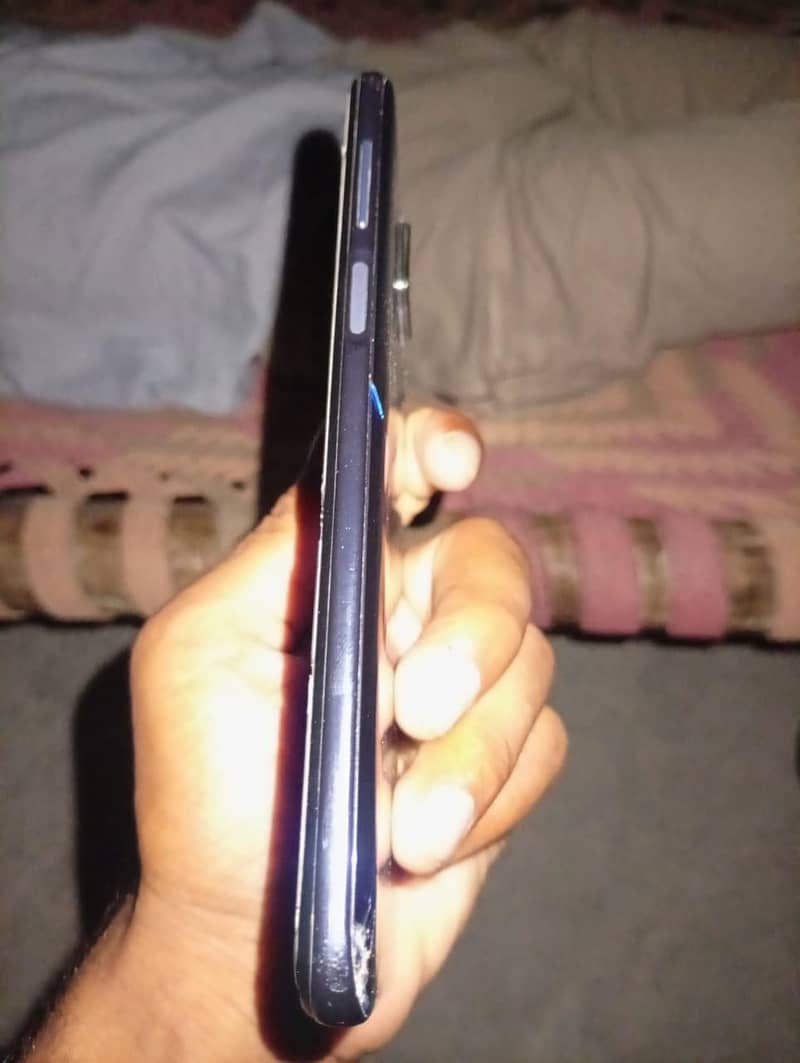 Xiaomi Redmi Note 9S 3