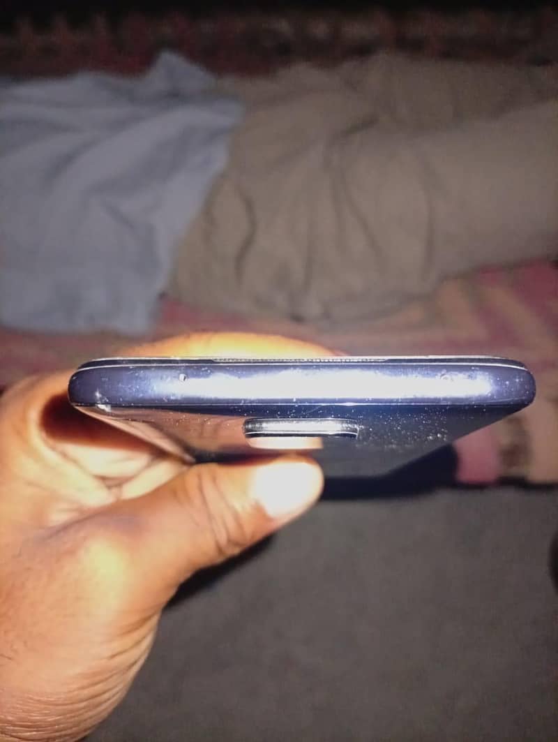 Xiaomi Redmi Note 9S 4