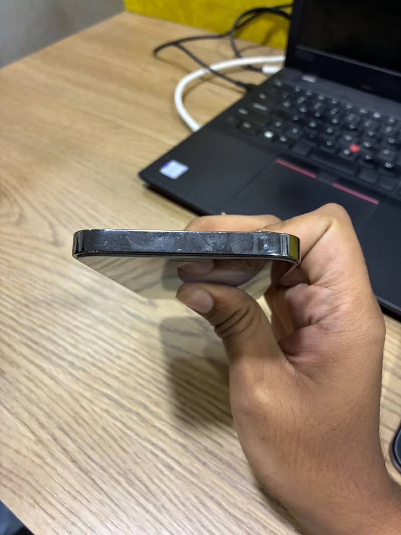 Apple iPhone 12 Pro 2