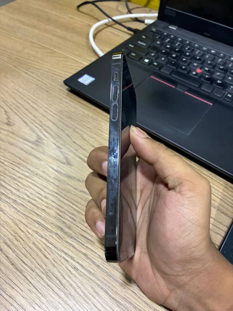 Apple iPhone 12 Pro 4