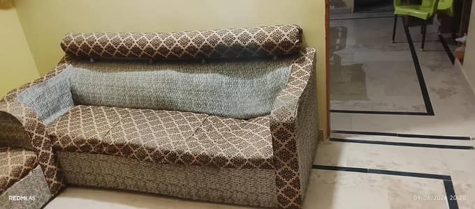 7 Seater Used Sofa Set – Excellent Condition – Reasonable Price