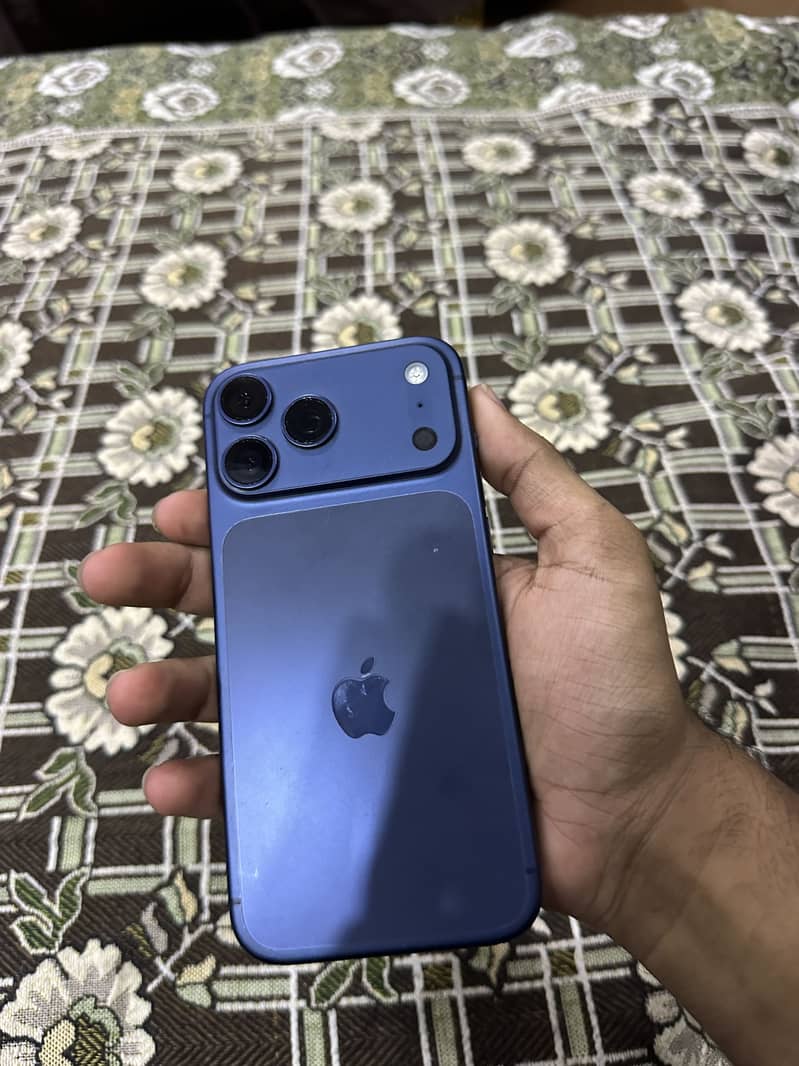 Apple iPhone 17 Pro Max 1