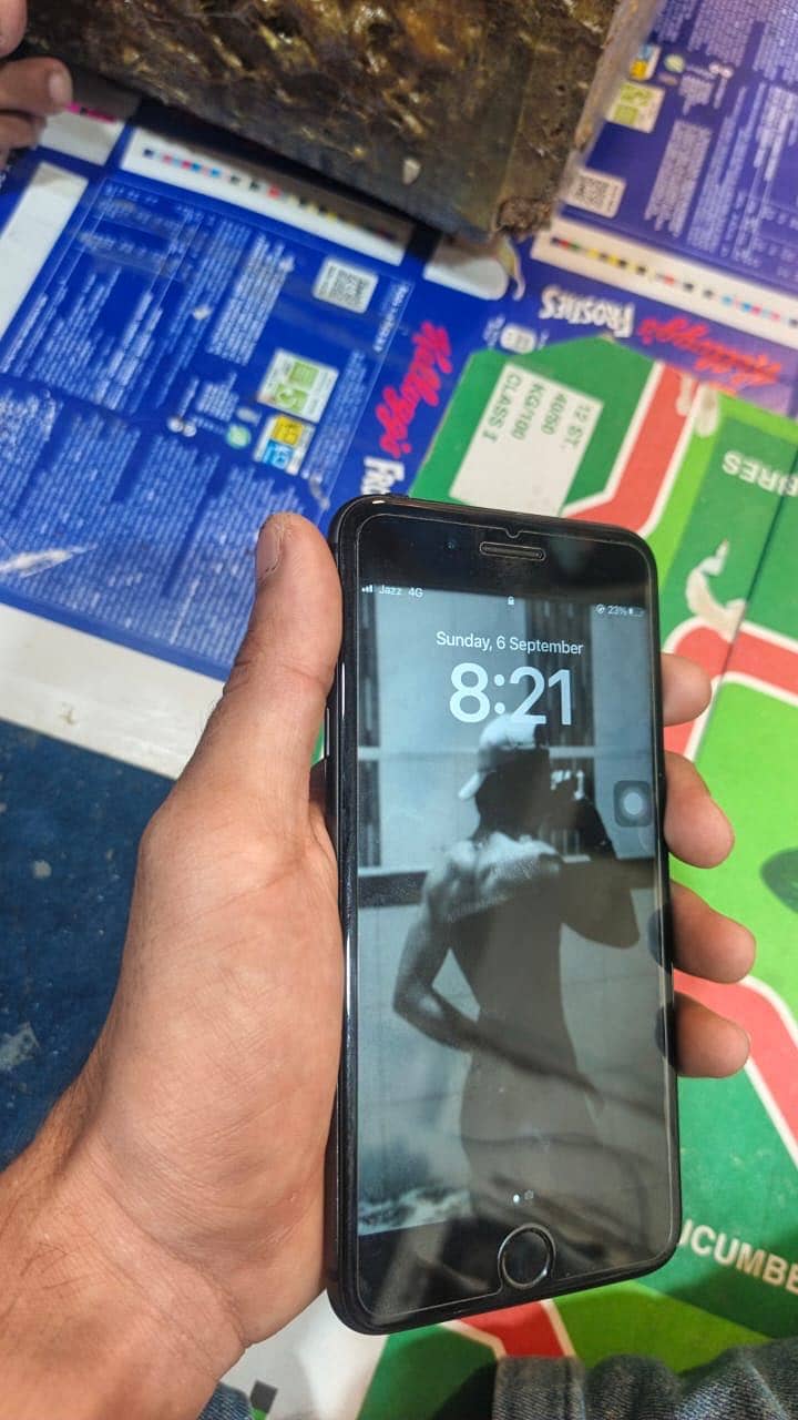 Apple iPhone 8 Plus 1