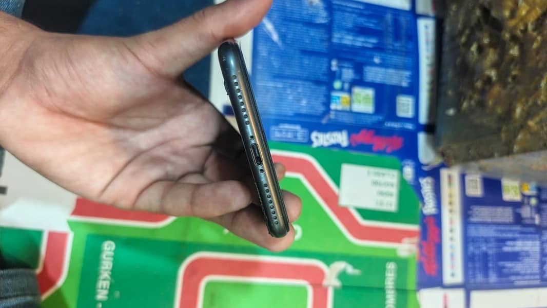 Apple iPhone 8 Plus 3