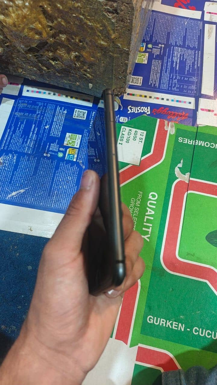Apple iPhone 8 Plus 5