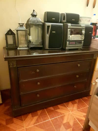 Chest of Drawers