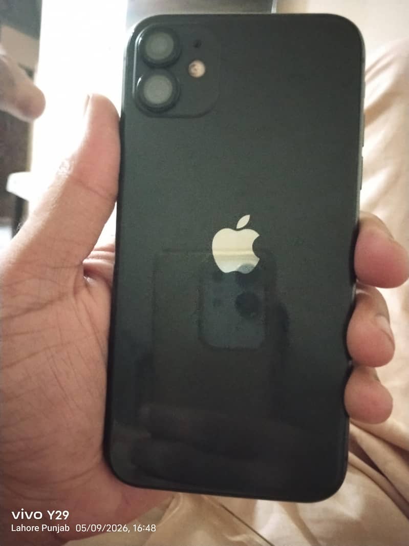 Apple iPhone 11 4
