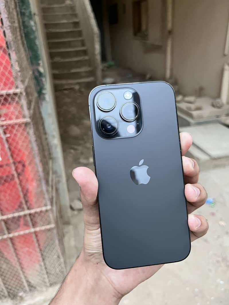 Apple iPhone 14 Pro 0