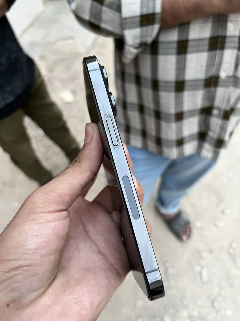 Apple iPhone 14 Pro 1