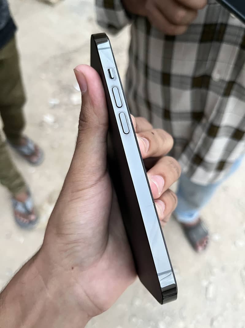 Apple iPhone 14 Pro 4