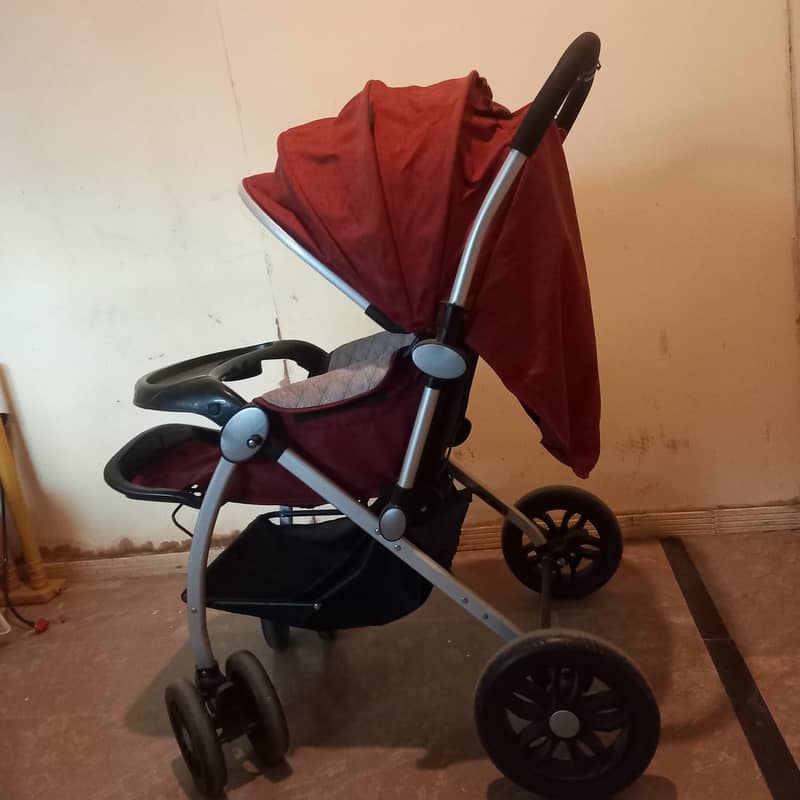 Imported Vanbloom stroller in pristine condition. 1
