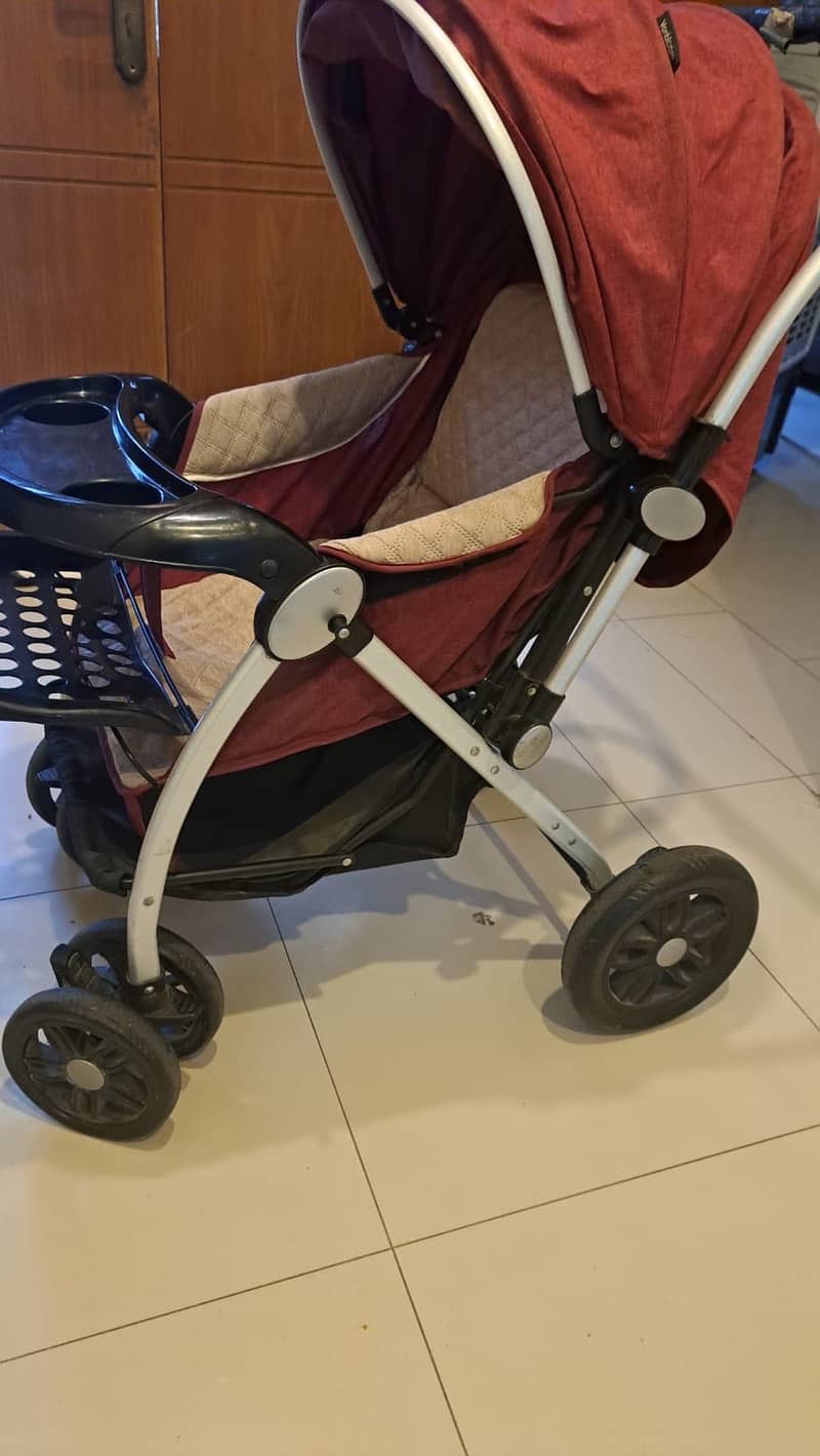 Imported Vanbloom stroller in pristine condition. 5