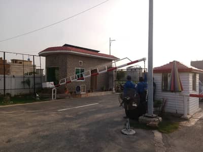 Ideally Located Plot Near Park