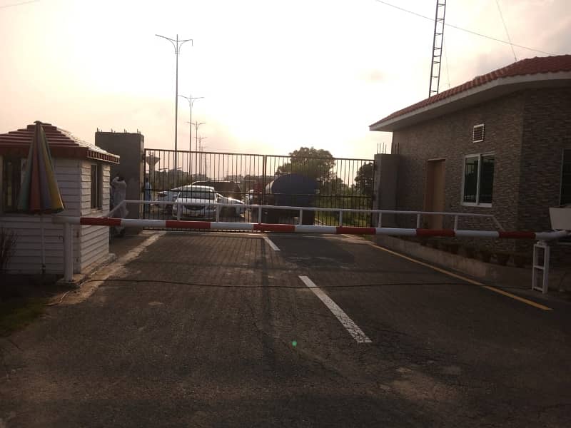 Ideally Located Plot Near Park 10