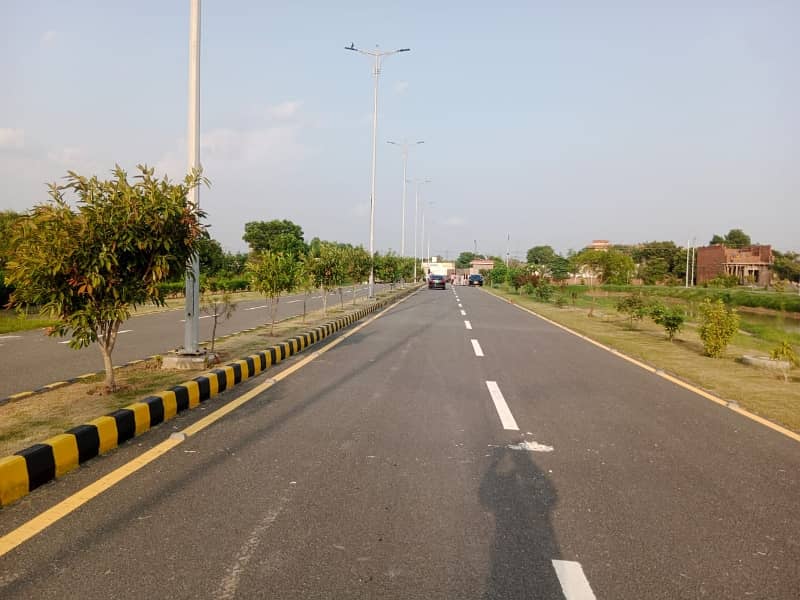 Ideally Located Plot Near Park 14