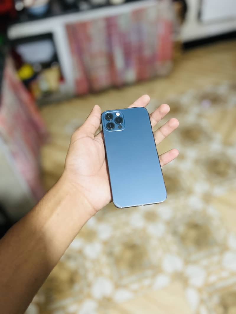 Apple iPhone 12 Pro 4