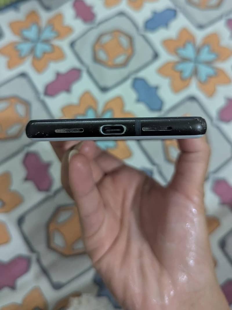 Google Pixel 6 4