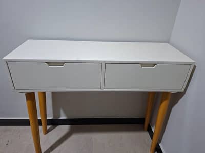 Modern white study tables with 2 drawers and wooden legs