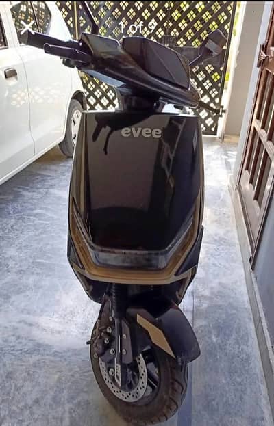 model 2025 evee gen Z average 50 km charging time 5 hours condition A