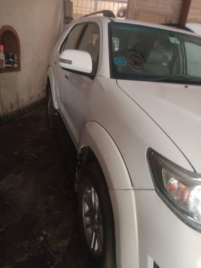 Toyota Fortuner V 2014