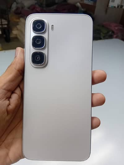 hot 60i 6+6 . . . . 128gb