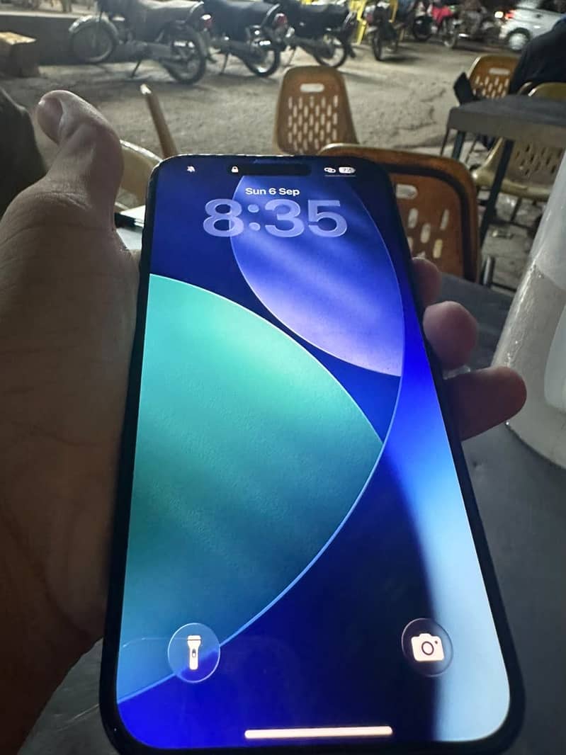 Apple iPhone 16 Plus 1