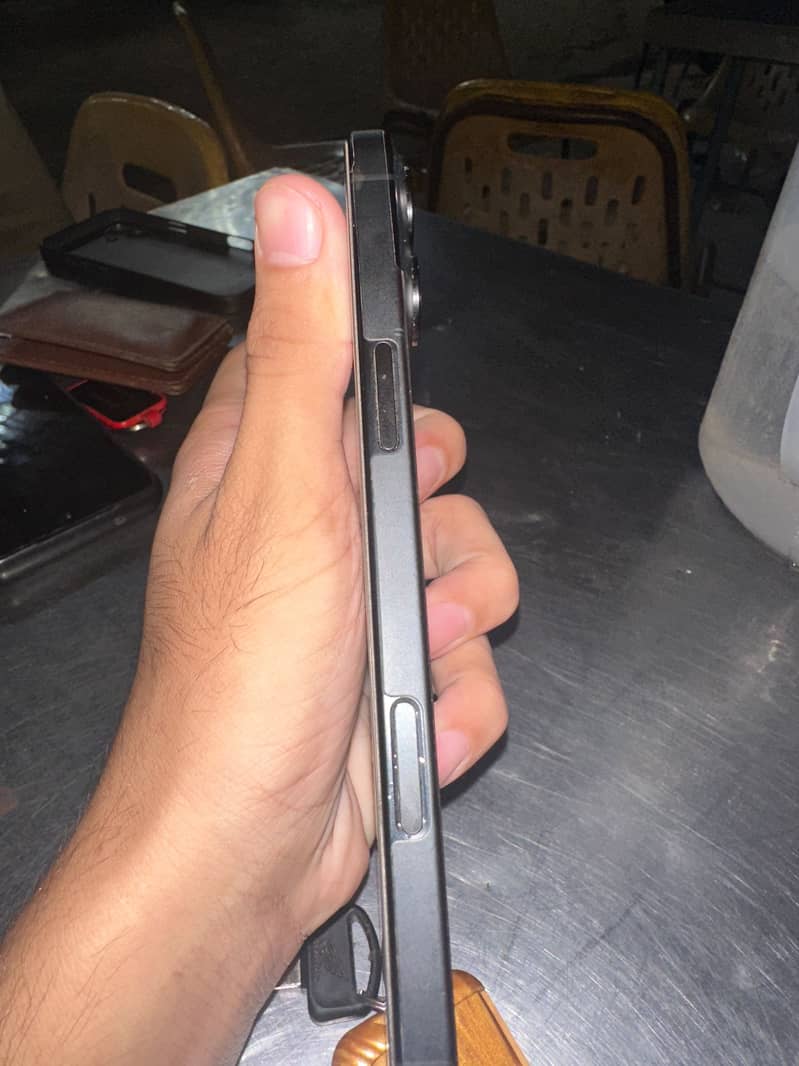 Apple iPhone 16 Plus 2