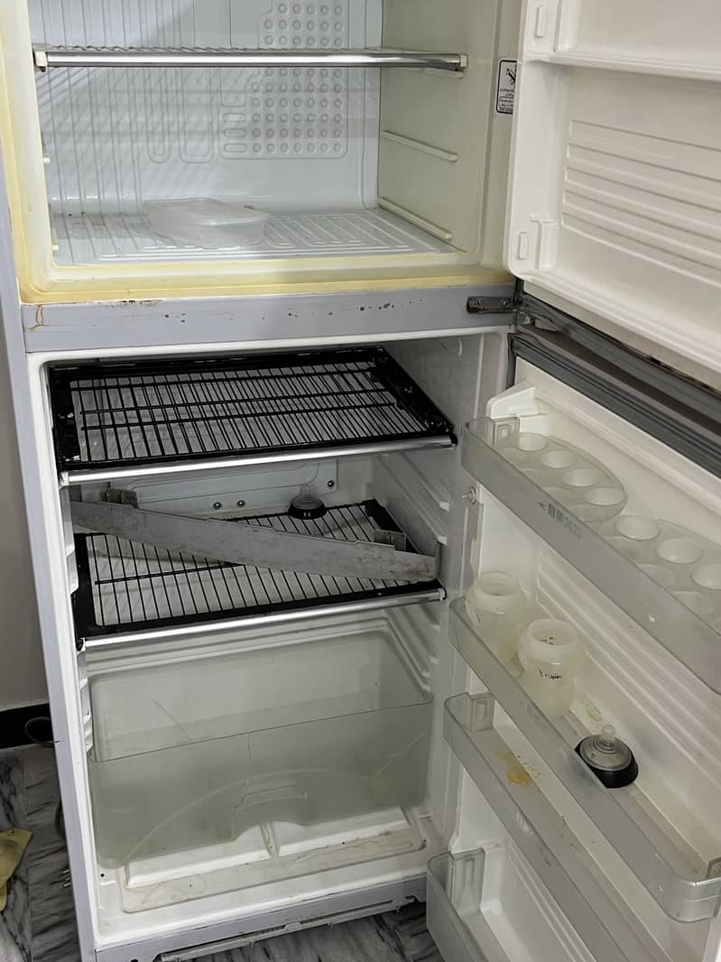 Dawlance fridge 0