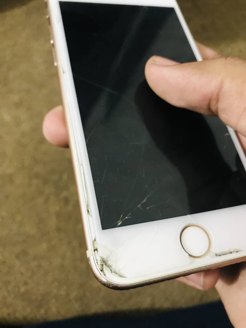 Apple iPhone 8 3