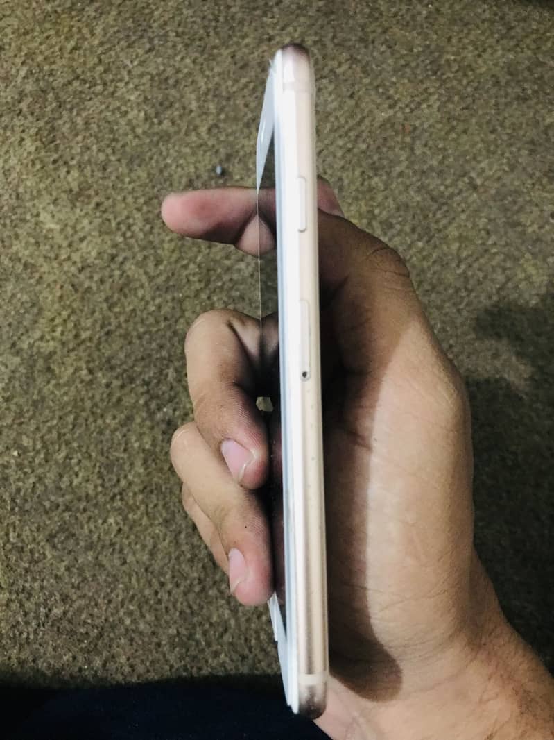 Apple iPhone 8 5