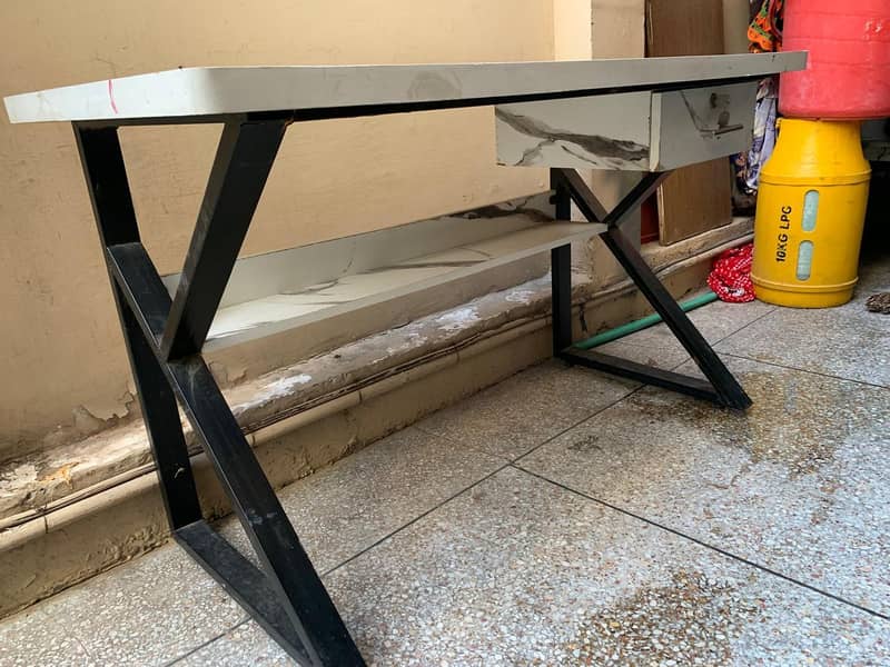 Computer Table & Study Table in good condition 0