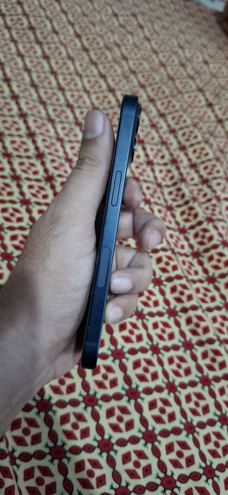 Apple iPhone 13 1