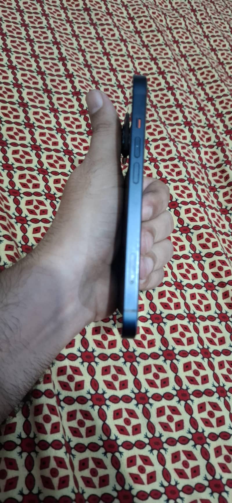 Apple iPhone 13 2