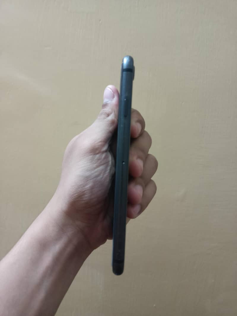 Apple iPhone 8 5