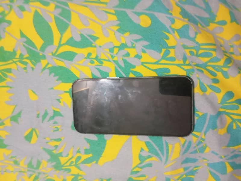Apple iPhone 16 2