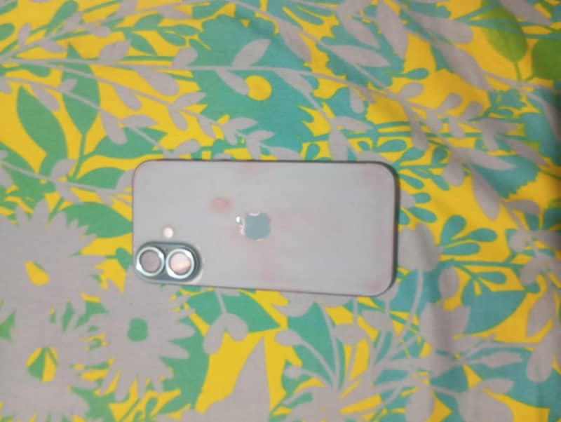 Apple iPhone 16 5