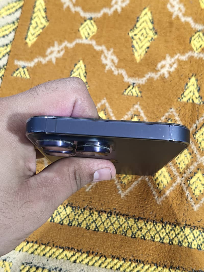 Apple iPhone 14 Pro Max 1