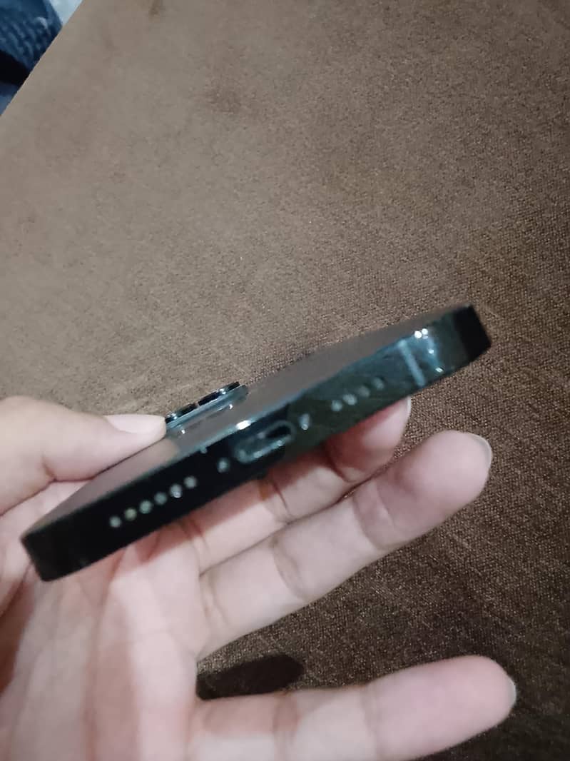 Apple iPhone 14 Pro Max 4