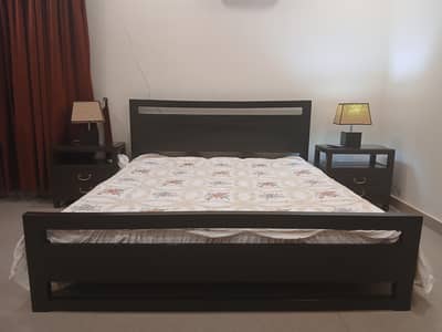 Modern Dark Olive Sheesham Wood King Size – Complete Bedroom Set