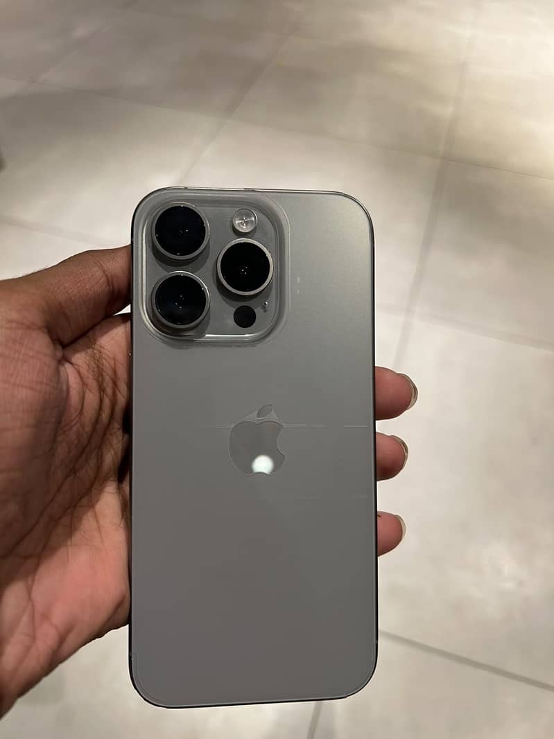 Apple iPhone 15 Pro 0