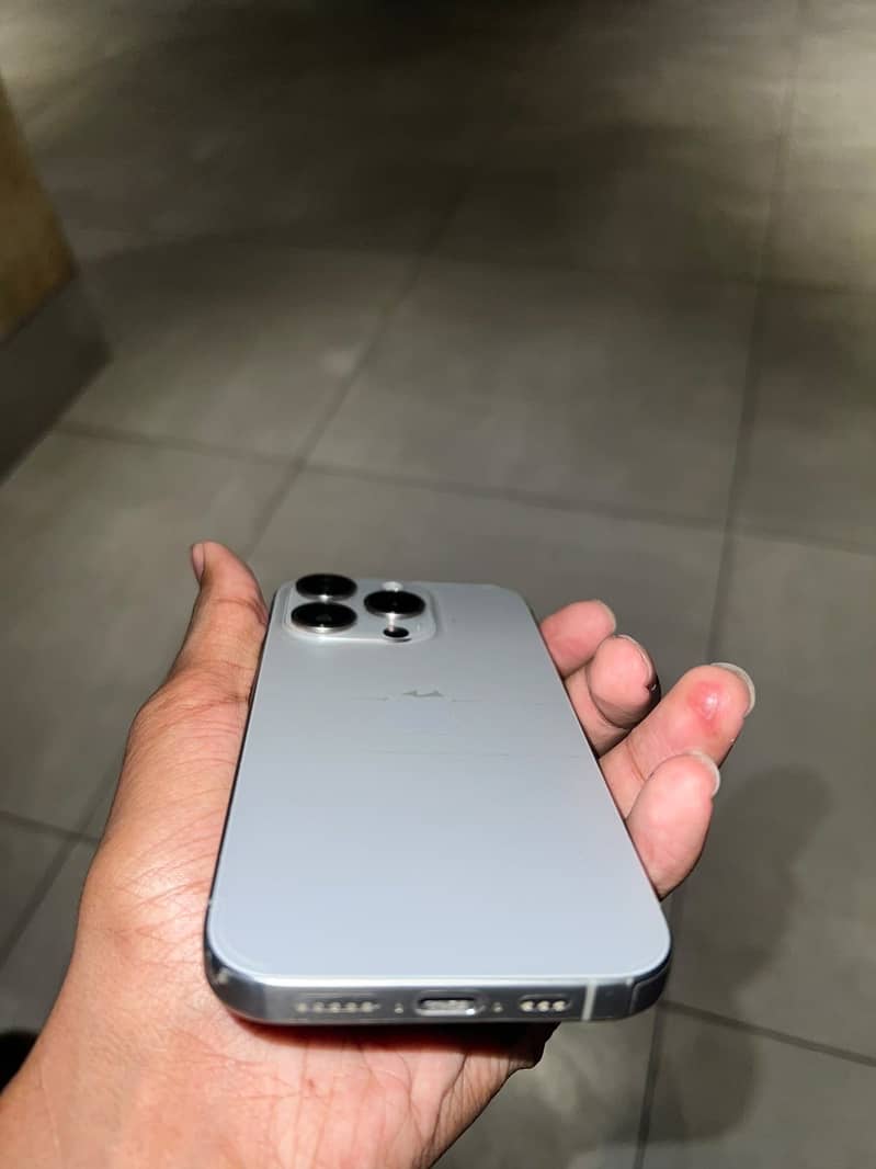 Apple iPhone 15 Pro 1
