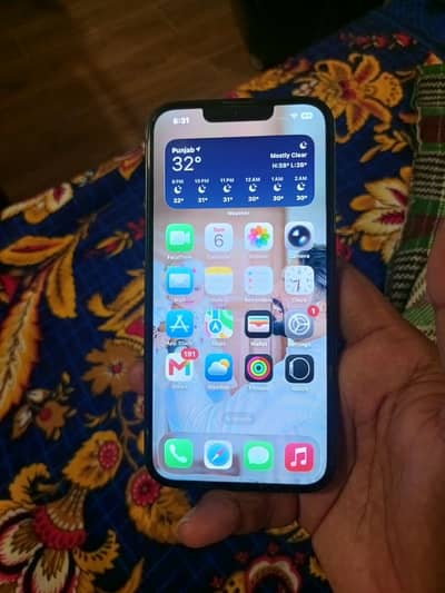 Apple iPhone 13