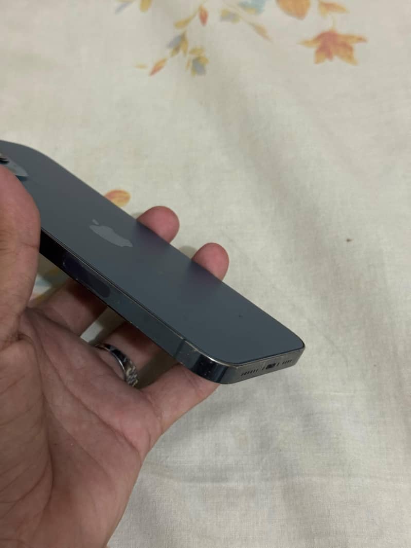 Apple iPhone 12 Pro Max 4