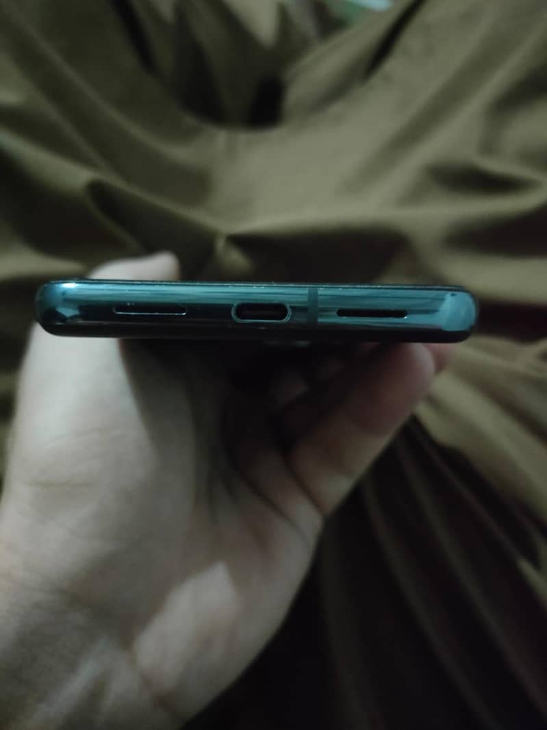 Google Pixel 8 Pro 4